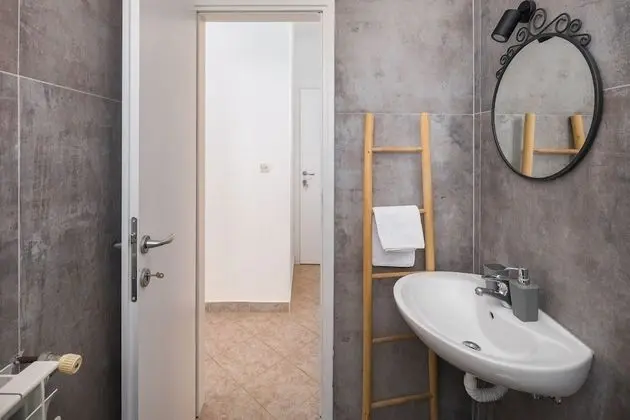 Room 3 - Silver Room