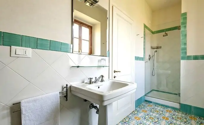 Villa, 6 Yatak Odası, Kişiye Özel Havuzlu