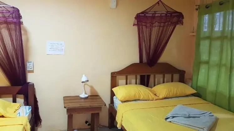 Üç Kişilik Oda, Birden Çok Yatak