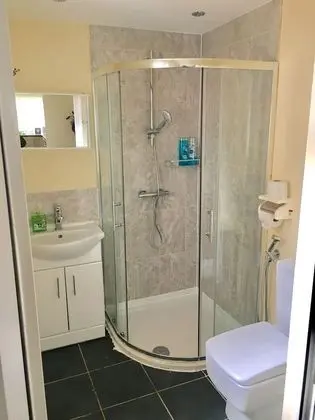 İki Ayrı Yataklı Oda (Room)