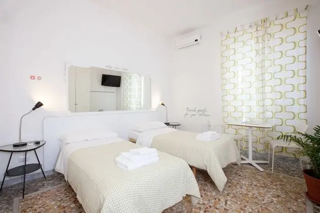 Tek Büyük veya İki Ayrı Yataklı Oda