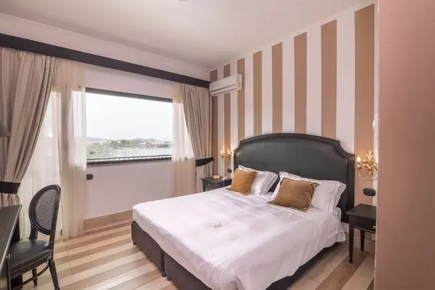 Doppia Superior uso singolo, 1 letto matrimoniale, balcone, con vista parco o mare