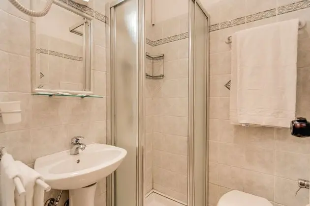 Tek Büyük Yataklı Oda (letto alla francese)