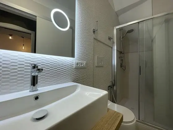 Exclusive Oda, Özel Banyo (Semi-basement)