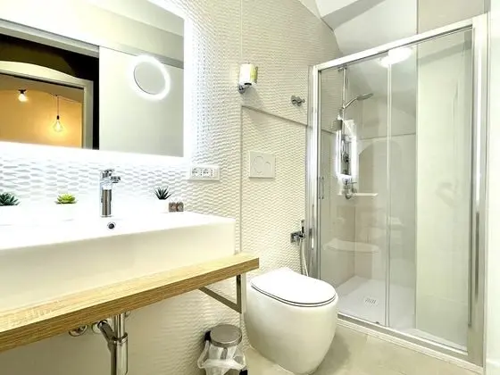 Exclusive Oda, Özel Banyo (Semi-basement)