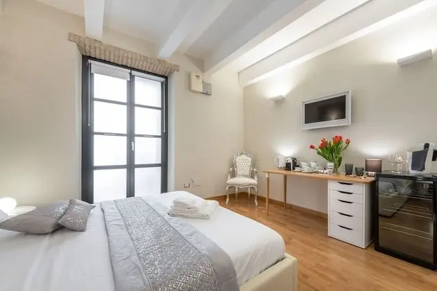 Luxury Tek Büyük Yataklı Oda, Banyolu/Duşlu, Zemin Kat