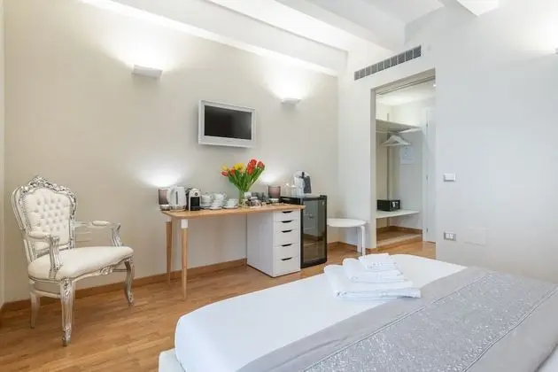 Luxury Tek Büyük Yataklı Oda, Banyolu/Duşlu, Zemin Kat