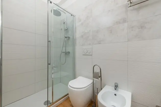 Luxury Tek Büyük Yataklı Oda, Banyolu/Duşlu, Zemin Kat