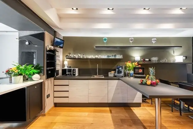 Luxury Tek Büyük Yataklı Oda, Banyolu/Duşlu, Zemin Kat