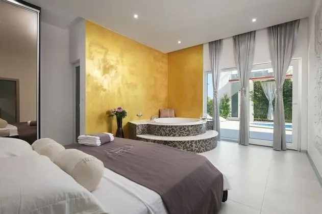 Villa, Kişiye Özel Havuzlu