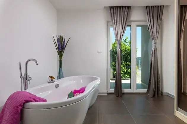 Villa, Kişiye Özel Havuzlu