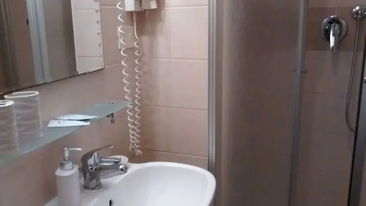 Classic Tek Büyük Yataklı Oda