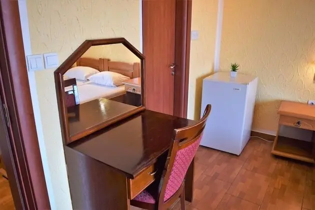 Basic Oda, 2 Tek Kişilik Yatak, Dağ Manzaralı