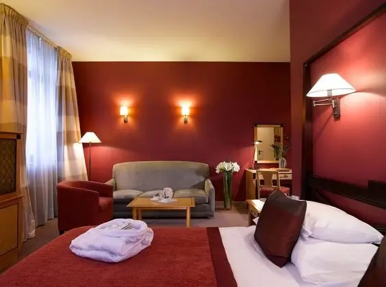 Deluxe Tek Büyük Yataklı Oda