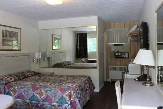 Standard Oda, 1 Büyük (Queen) Boy Yatak, Sigara İçilmez