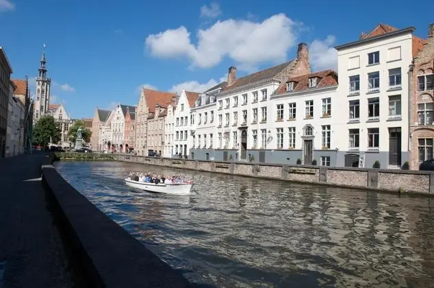 Comfort Tek Büyük veya İki Ayrı Yataklı Oda, Kanal Manzaralı