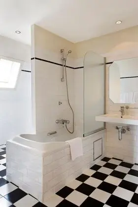 Comfort Tek Büyük veya İki Ayrı Yataklı Oda, Kanal Manzaralı