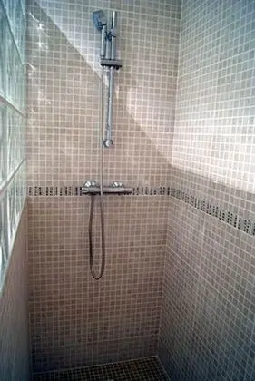 Economy Üç Kişilik Oda, Özel Banyo