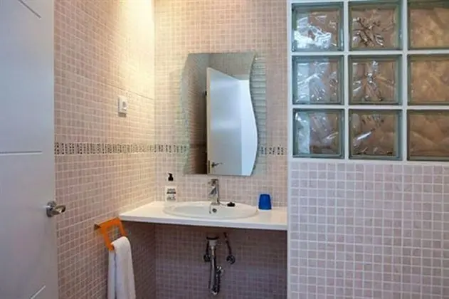Economy Üç Kişilik Oda, Özel Banyo