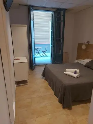 Superior Tek Büyük Yataklı Oda, 1 Çift Kişilik Yatak, Teras, Avlu Manzaralı