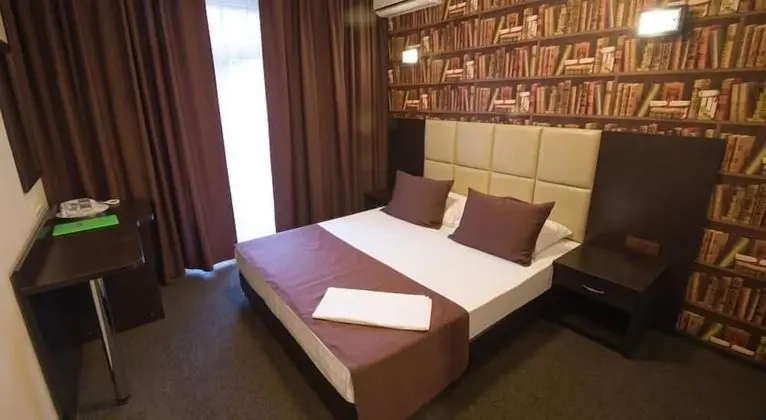 Comfort Tek Büyük Yataklı Oda