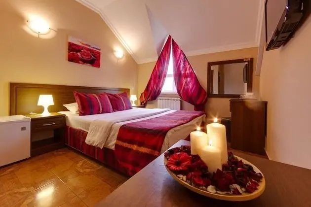 Comfort Tek Büyük Yataklı Oda