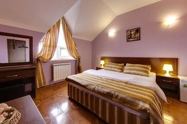Comfort Tek Büyük Yataklı Oda