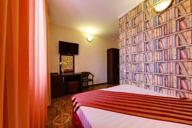Comfort Tek Büyük veya İki Ayrı Yataklı Oda