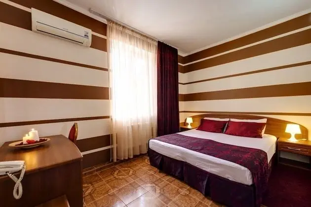 Comfort Tek Büyük veya İki Ayrı Yataklı Oda