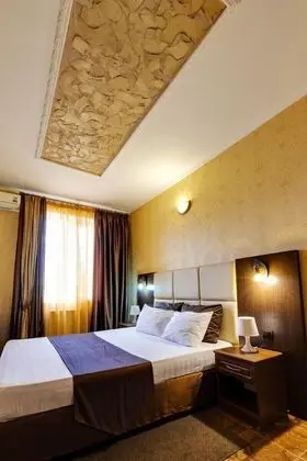 Comfort Tek Büyük veya İki Ayrı Yataklı Oda