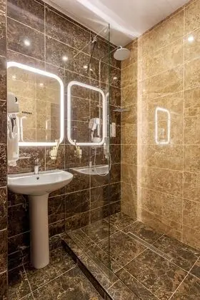 Standard Tek Büyük Yataklı Oda