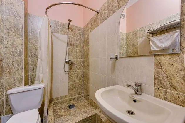 Standard Tek Büyük Yataklı Oda