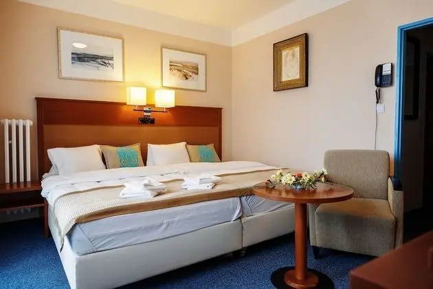 Tek Büyük veya İki Ayrı Yataklı Oda