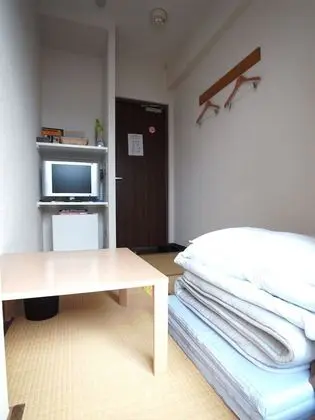 Tek Kişilik Oda, Sigara İçilmez, Ortak Banyo