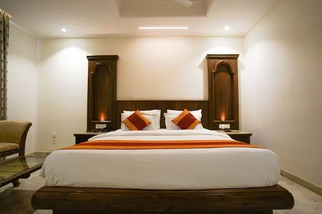 Luxury Oda