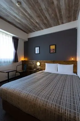 Tek Büyük Yataklı Oda, Sigara İçilmez