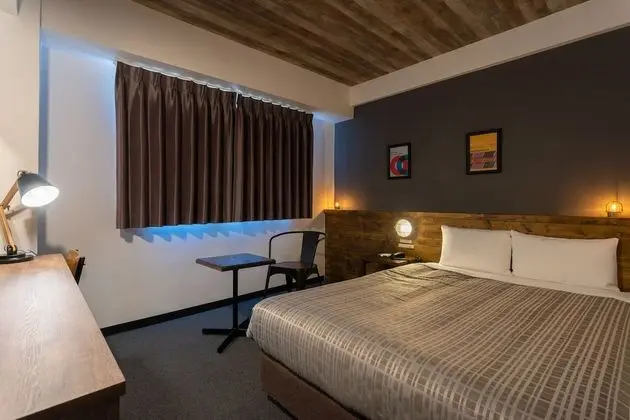 Tek Büyük Yataklı Oda, Sigara İçilmez