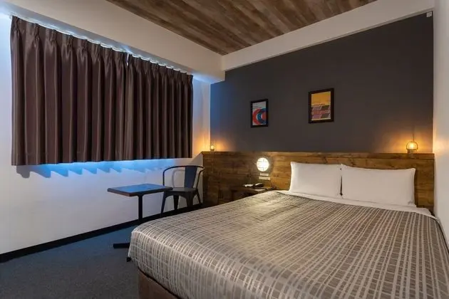 Tek Büyük Yataklı Oda, Sigara İçilmez