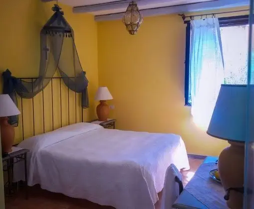 Classic Tek Büyük Yataklı Oda