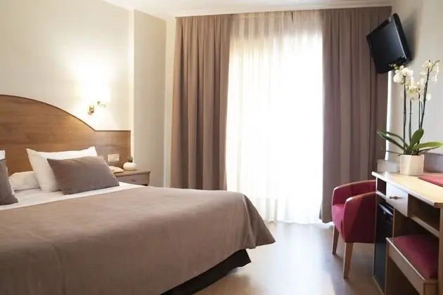 Standard Tek Büyük veya İki Ayrı Yataklı Oda