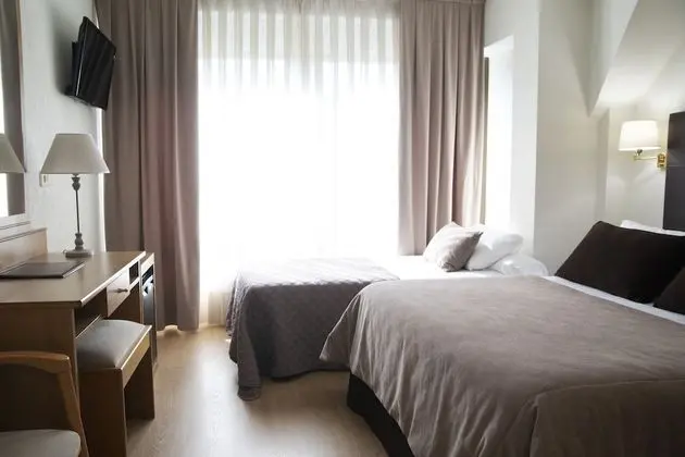 Standard Tek Büyük Yataklı Oda (2 Adults + 1 Child)