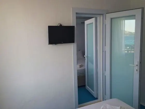 Economy Family Room