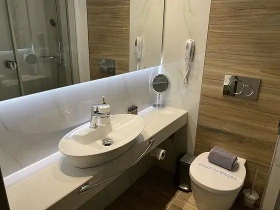 Üç Kişilik Oda