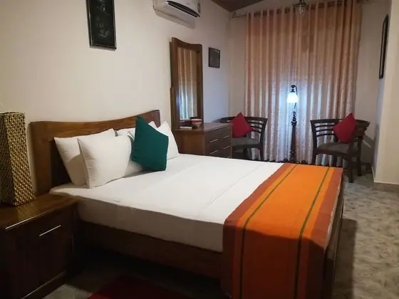 Deluxe Tek Büyük Yataklı Oda (with Wooden Deck)