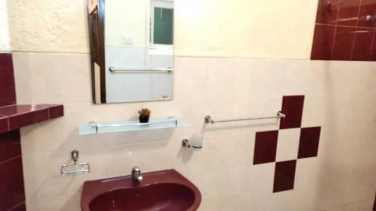 Deluxe Tek Büyük Yataklı Oda (with Wooden Deck)