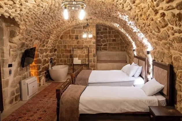 Honeymoon Suite Oda