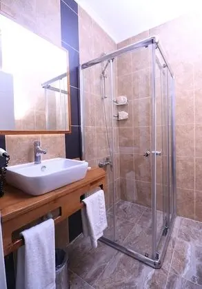 Deluxe Üç Kişilik Oda