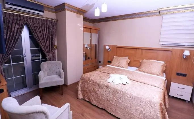 Ekonomik Tek Kişilik Kara Manzaralı Oda