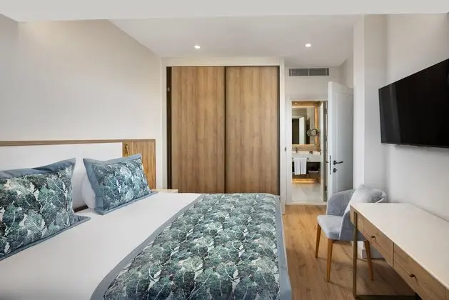https://images.etstur.com/imgproxy/resize/2560x1440/files/images/hotelImages/etsrooms/1131/Marvida_Family_Eco_20250513094044_2.jpg