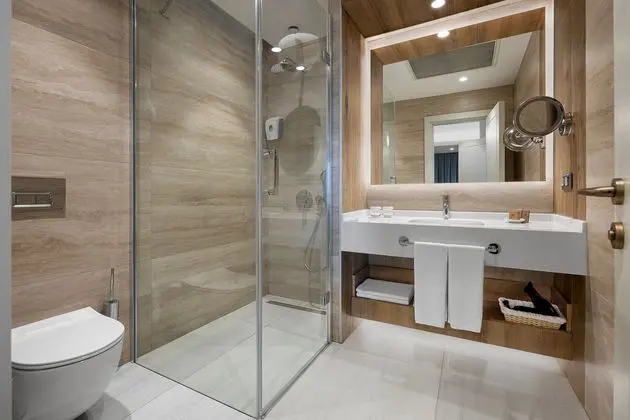 https://images.etstur.com/imgproxy/resize/2560x1440/files/images/hotelImages/etsrooms/1131/Marvida_Family_Eco_20250513094044_6.jpg